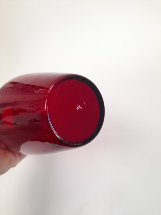 Image 1 of Vaso rosso Monica Bratt per Reijmyre Glasbruck