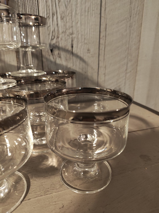 Image 1 of Bicchieri di cristallo tedesco Rosenthal Thomas Porzellan con bordo argentato e stelo corto