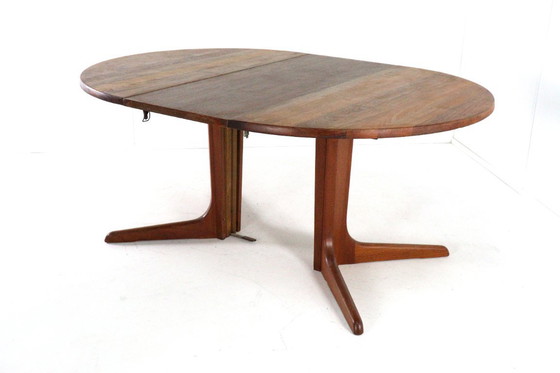Image 1 of Round extendable teak dining table Danish