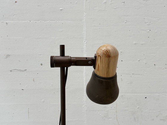 Image 1 of Lampe de table composée d'éléments en métal et en bois, années 1970