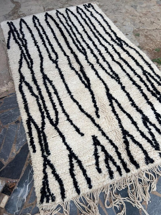 Image 1 of Marokkanischer Wollteppich – Einzigartiges Design & Handarbeit 250 cm x 150 cm