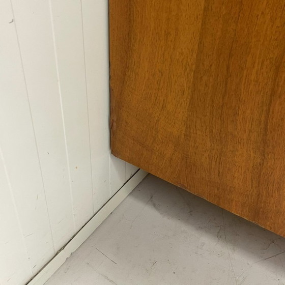 Image 1 of Armoire vintage élégante du milieu du siècle, à 3 portes, avec penderie et étagères, amovible