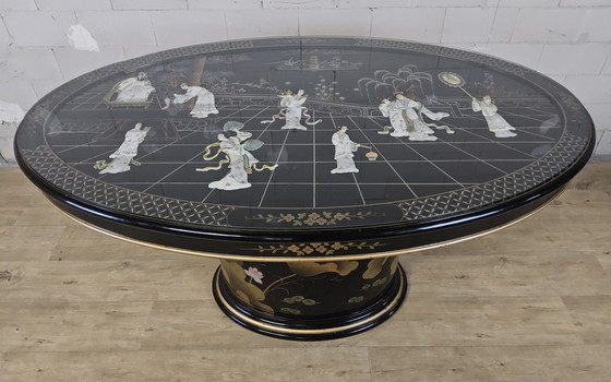 Image 1 of Vintage Ovale Chinese Eettafel  / Oosterse tafel (speksteen) / Chinoiserie / lakmeubel / lacquer / bohemian tafel