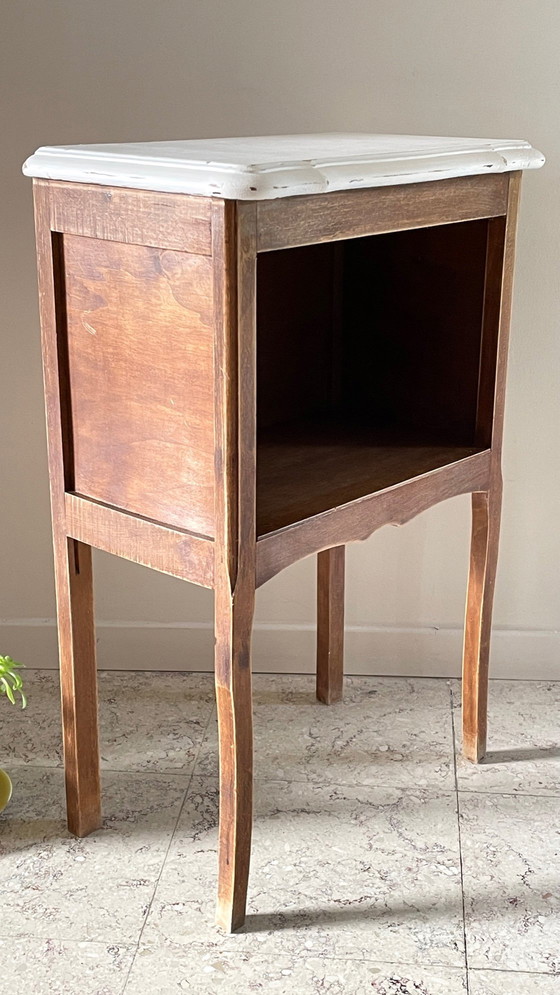 Image 1 of Vintage wit houten nachtkastje