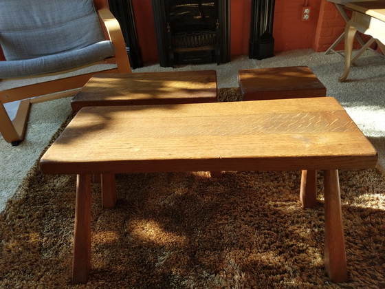 Image 1 of Set van drie eikenhouten bijzettafels 