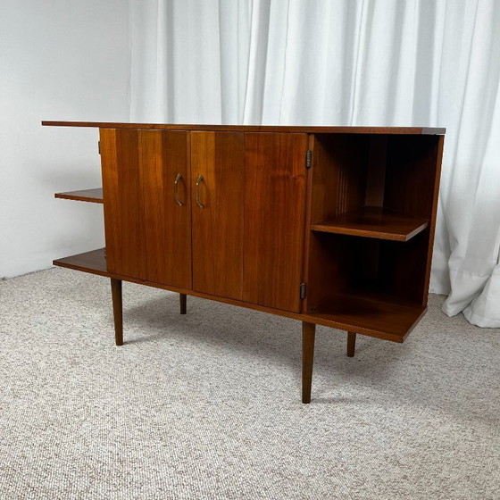 Lowboard aus Teakfurnier, 1960/70, Midcentury Modern – Highboards, Wood, Vintage (photo 8 of 17)