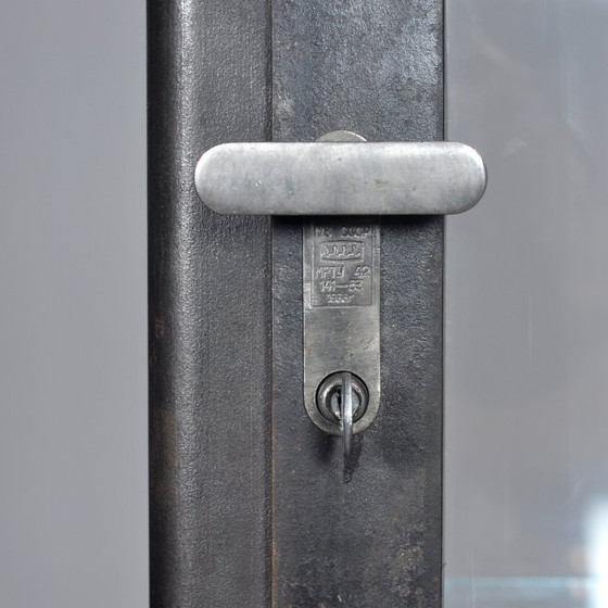 Image 1 of Gabinetto medico dall'Ucraina, datato 1963