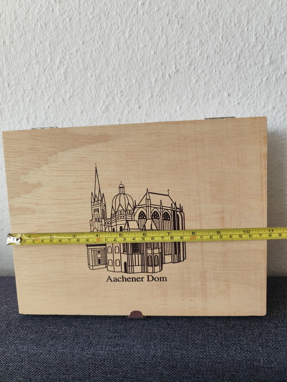 Image 1 of Wooden box of Aachener Printen (gingerbread) with Aachen Cathedral engraving, metal clasp, vintage.
