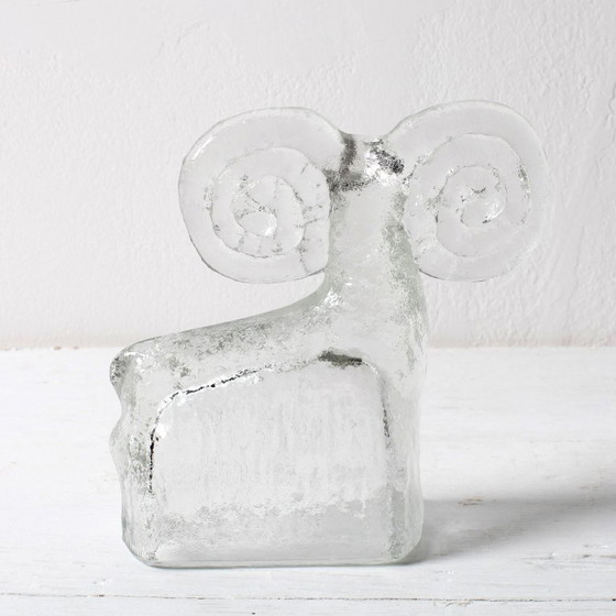 Image 1 of Statua vintage in vetro pressato di ariete / Glass Union / Rudolfova Hut / Repubblica Ceca / 1971