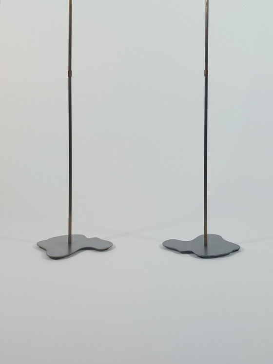 Image 1 of Een paar postmoderne metalen vintage vloerlampen van de kunstenaar