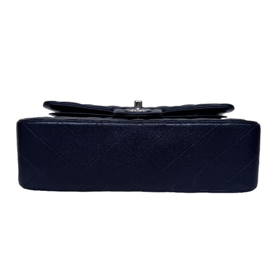 Chanel Classic Flap Small – Crossbody bags, Lambskin (photo 9 of 17)
