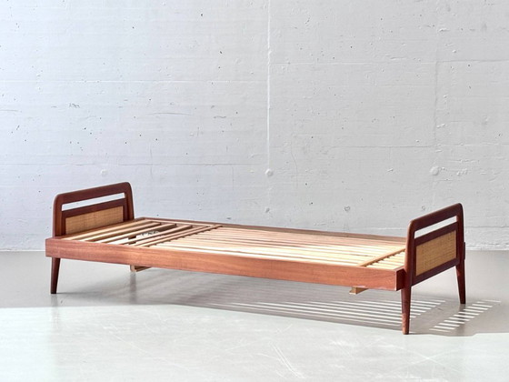 Image 1 of Cama Swiss Form de teca con tejido de ratán, Suiza, década de 1950.