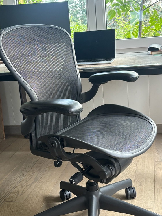 Herman Miller Aeron maat B – Draaistoelen, Aluminium (photo 7 of 12)
