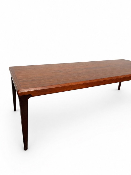 Image 1 of Johannes Andersen salontafel uit het midden van de 20e eeuw in palissanderhout, Deens design