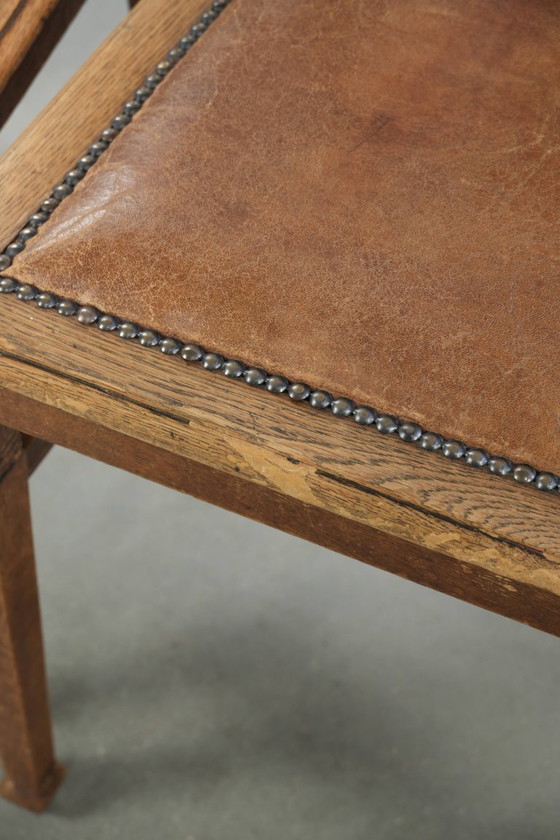 Image 1 of Ensemble de 4 chaises de salle à manger anciennes en chêne de style Art nouveau, recouvertes de peau de mouton.