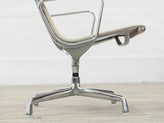 Image 1 of Conjunto de salón Herman Miller Ea116 + Reposapiés