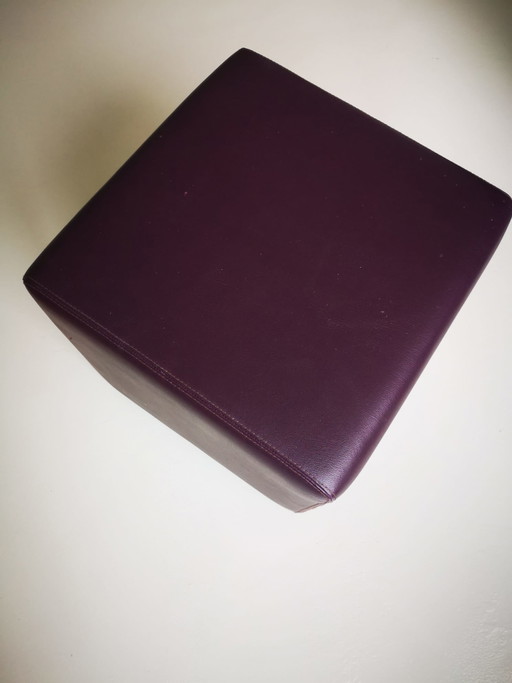 2 pufs Johanson de color berenjena/morado
