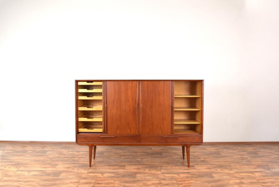 Mid-Century Danish Teak Highboard Model 13 by Gunni Omann for Omann Jun, 1960s. – Sideboard, Wood (photo 3 of 19)