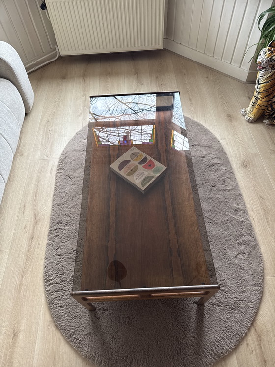 Image 1 of Table basse en palissandre avec plateau en verre fumé