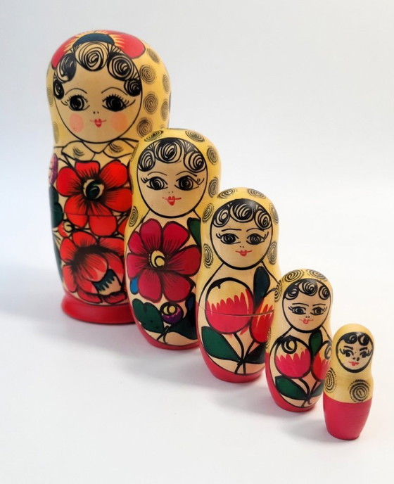 Image 1 of Autentiche bambole Matrioska tinte a mano – Set completo di 5