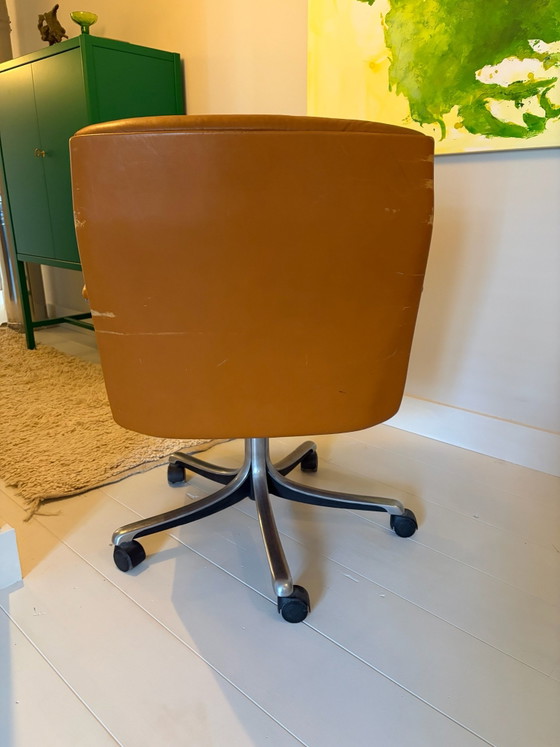 Sedia direzionale danese vintage, cognac, sedia da ufficio di design, Sedie da conferenza, Pelle, Alluminio (foto 3 di 5)