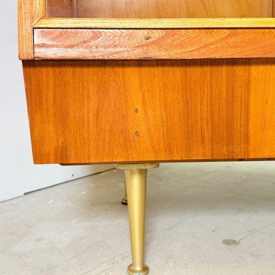 Image 1 of Vintage Toonbank Vitrine op gouden pootjes