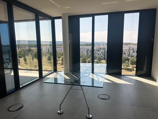 Tecno Nomos conference table – vergadertafel, Glass, Metal (photo 2 of 5)