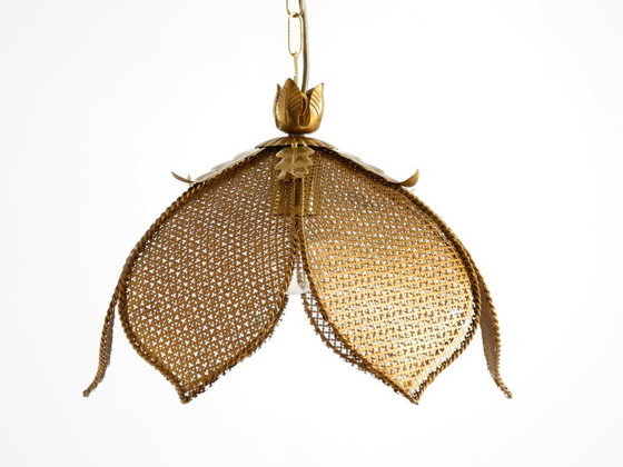 Image 1 of Hermosa y rara lámpara de techo de latón con diseño floral Regency de los años 80
