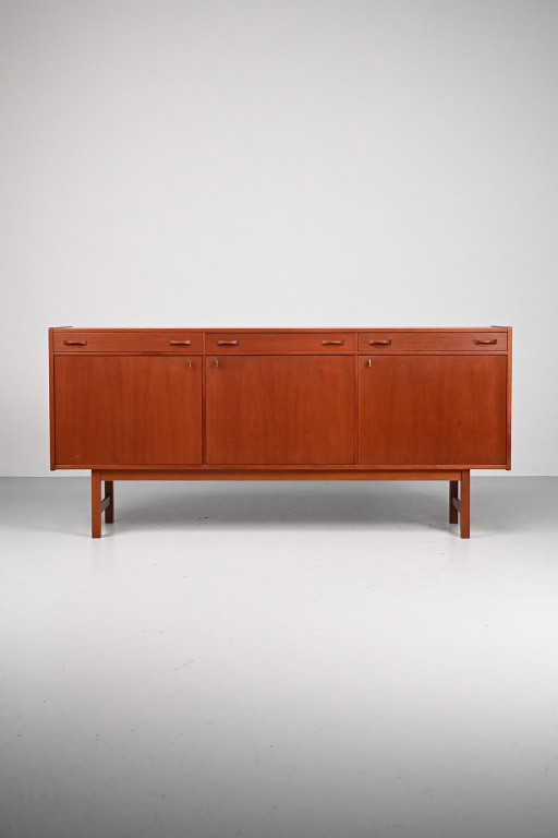 Tage Olofsson Ulferts sideboard (photo 2 of 12)