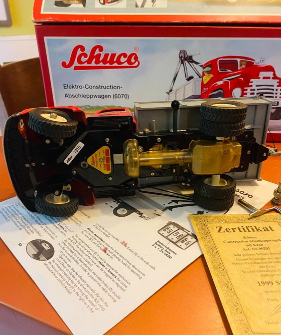 Schuco 7070 Electro-Construction Abschleppwagen – Cadeaus, Metal (photo 3 of 15)