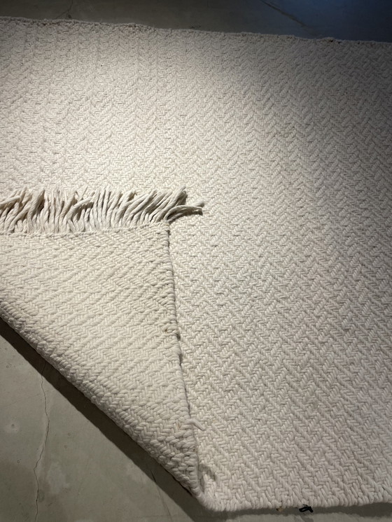 Image 1 of Linie Design Karpet Indun