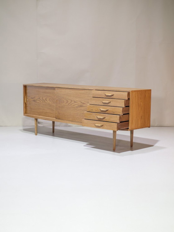 Image 1 of Buffet bas chêne vintage danois