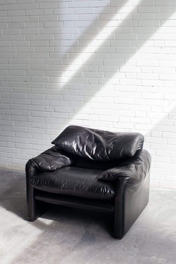 Image 1 of Poltrone Maralunga in pelle nera di Vico Magistretti per Cassina, 1973