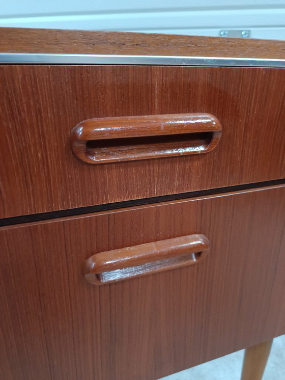 Image 1 of Bellissimo set di 2 comodini originali vintage in teak.