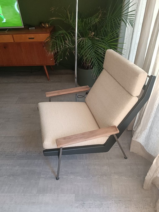 Chaise Lotus de Rob Parry