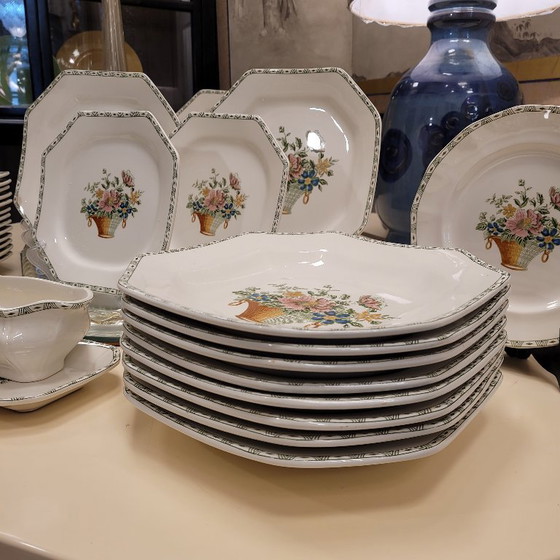 Image 1 of 36-piece dinnerware set “Floral Basket”, La Cartuja de Sevilla, Pickman porcelain, Art Deco, 1930s – Spain