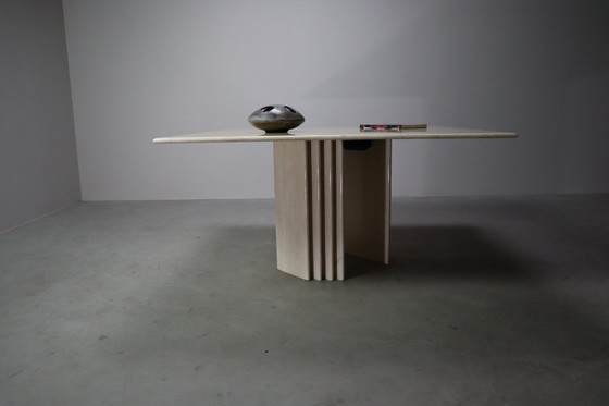 Image 1 of  Esstisch aus Travertin mit skulpturalem Sockel, Italien 1960er Jahre