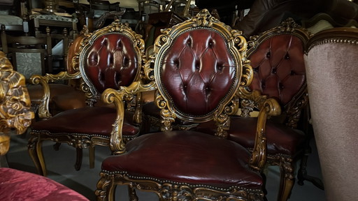 4 italienische Chesterfield-Esszimmerstühle im Barockstil aus Leder