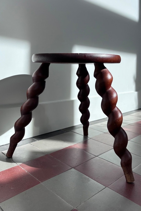 Vintage Franse Brutalistische Driepoot Kruk / Tabouret – Mid-Century Gerstekorrel Draai – Plantentafel, Wood (photo 4 of 8)
