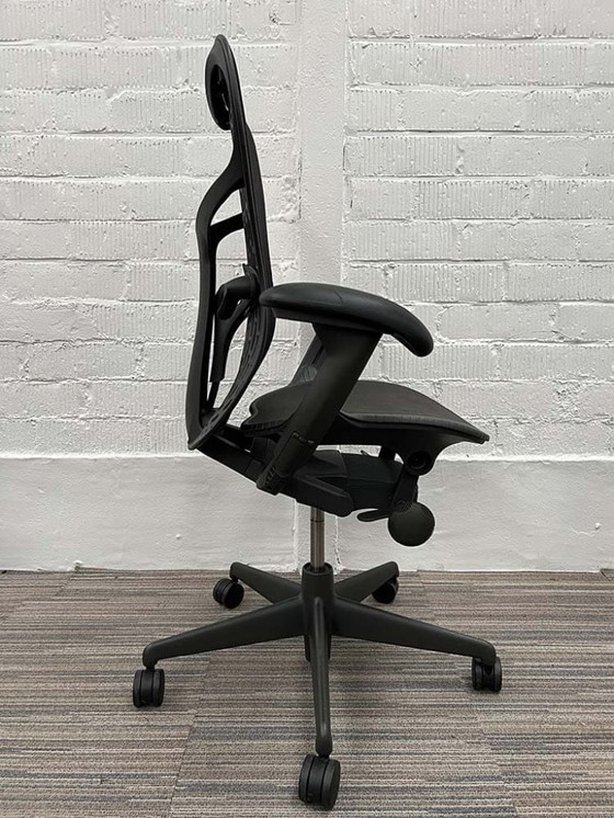 Image 1 of Herman Miller Mirra 2 Butterfly Bureaustoel