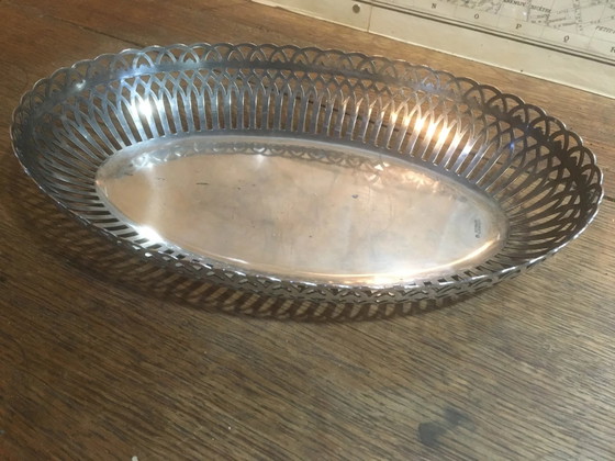 Opengewerkte zilverkleurige metalen broodmand – Schalen, Vintage (photo 8 of 8)