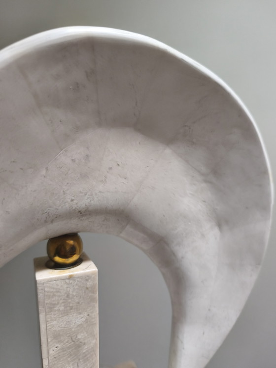 Image 1 of Autentico uccello acquatico in pietra tassellata Maitland-Smith su piedistallo - Stile Hollywood Regency