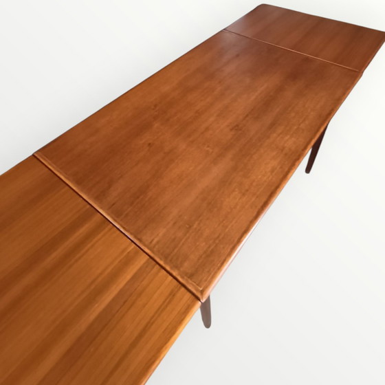 Image 1 of Vintage extendable dining table