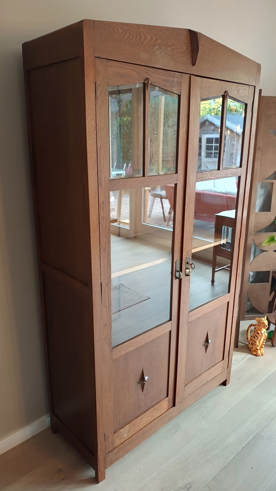 Image 1 of Art deco vitrinekast met karakteristieke details