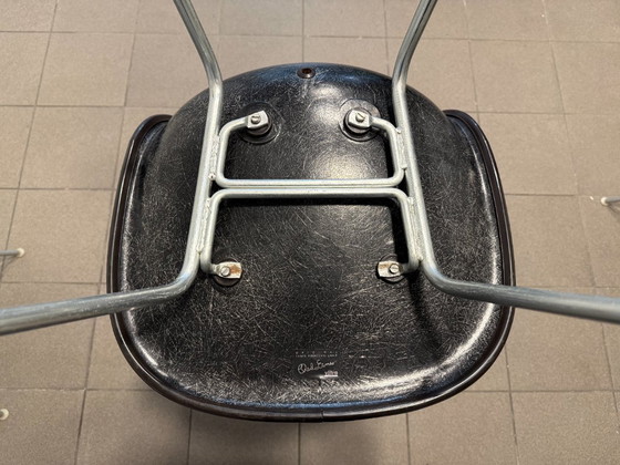 Vitra | Eames | DSX | Zwart Fiberglass, Grijze Bekleding En Zink Onderstel | 4 Stuks – Eetkamerstoelen, Metal (photo 8 of 8)