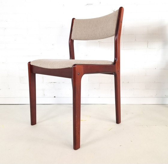 Image 1 of 4 chaises vintage de design danois Findahl en bois et tissu