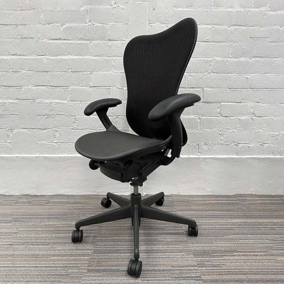 Image 1 of Herman Miller Mirra 2 Butterfly Bureaustoel