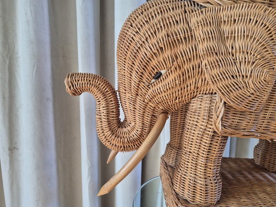 Image 1 of elefante vintage in vimini marrone