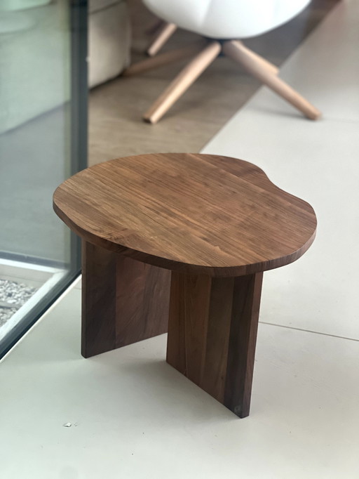 Table d'appoint Kurumi par OFI design