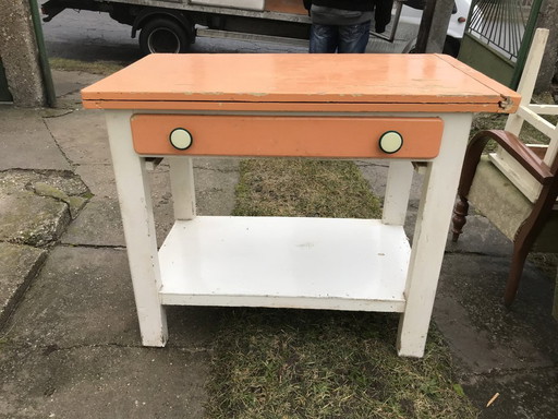 Vintage Ungarischer Holzküchentisch